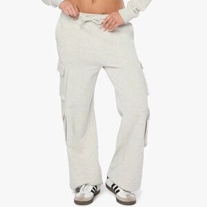 Price is firm New WEWOREWHAT Cargo Sweat Pants in Heather Grey Size Small
